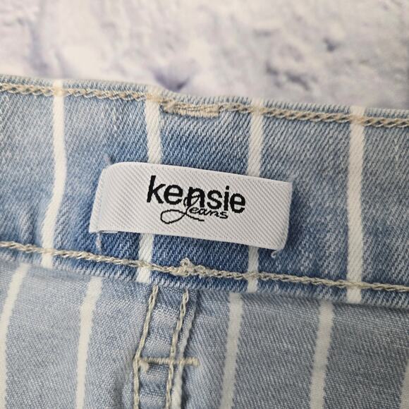 Kensie Jeans Denim Skirt Light Blue Pinstripe size 6/28 Miniskirt Distressed - Picture 2 of 12